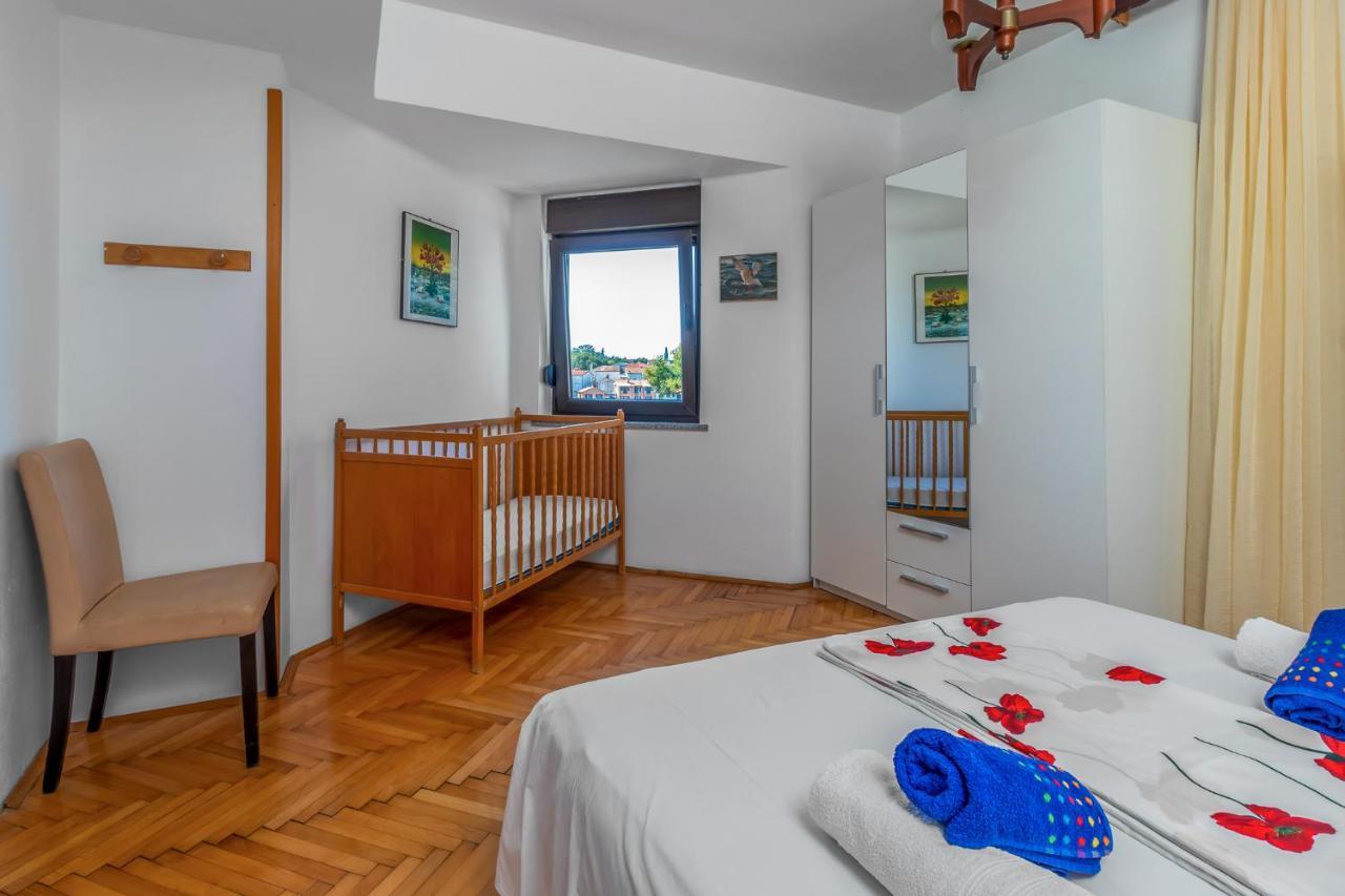 Maestral Apartments Malinska Kültér fotó