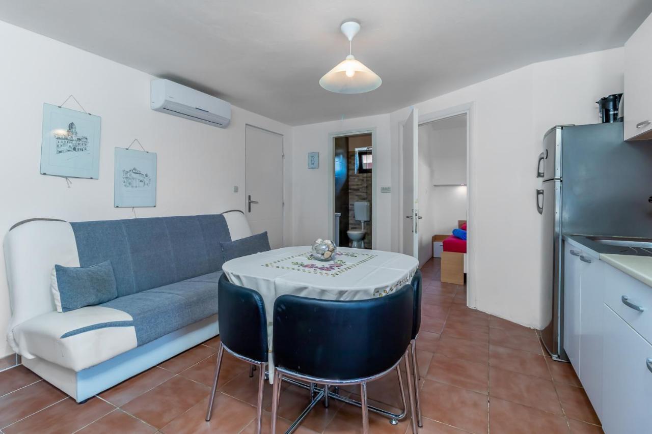Maestral Apartments Malinska Kültér fotó